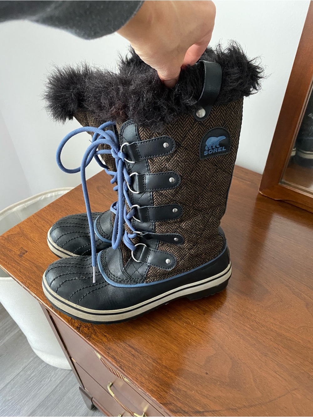 Sorel winter boots.